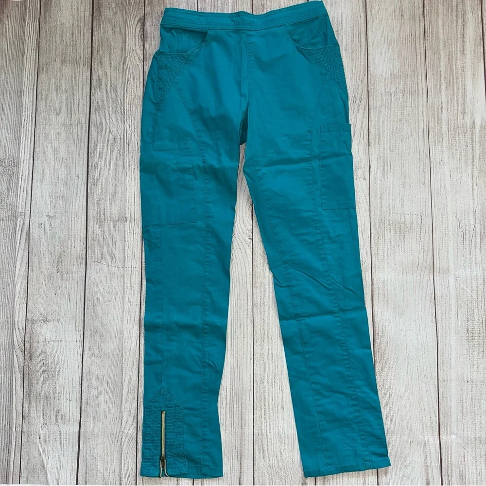 Jaanuu Turquoise Scrub Set - Picture 8 of 16